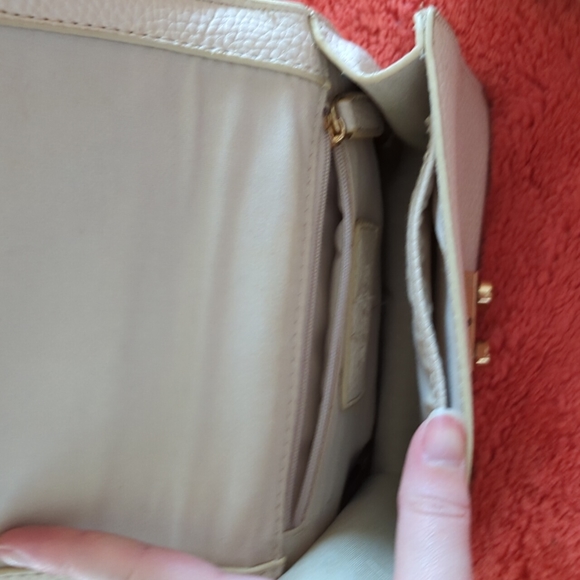 BCBG Paris bag - Picture 3 of 4